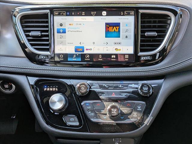 New 2026 Chrysler Pacifica Select w/ S Appearance Package AWD/4WD image 13