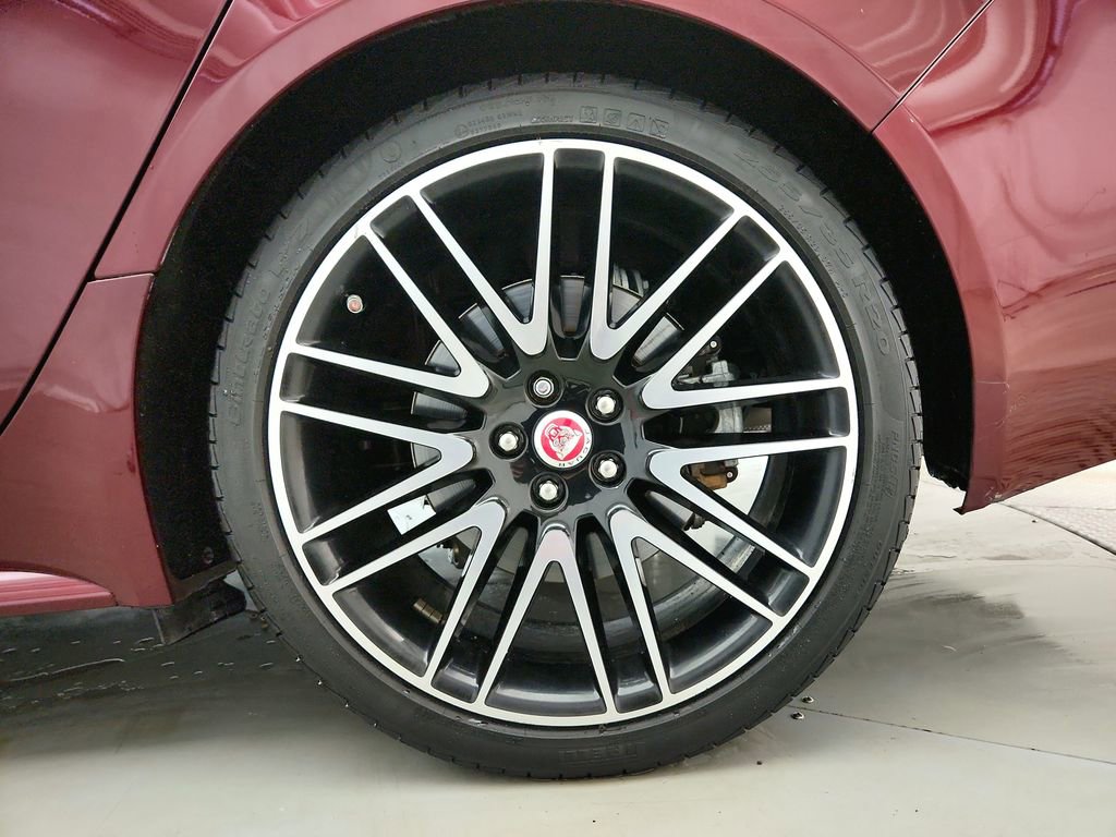 Used 2017 Jaguar XF R-Sport image 39