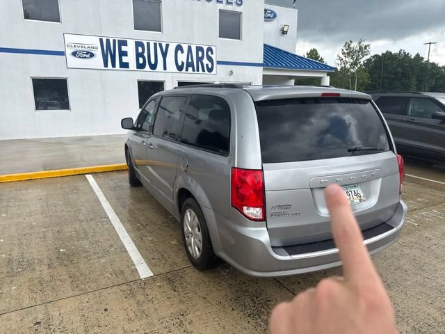 Used 2018 Dodge Grand Caravan SE FWD image 11
