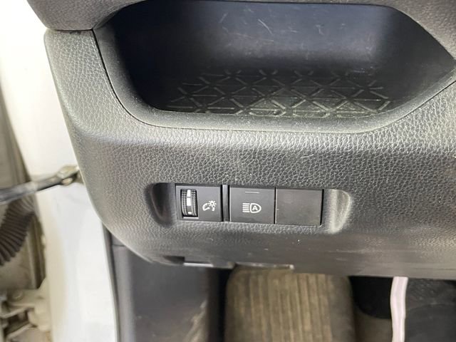 Used 2022 Toyota RAV4 LE AWD/4WD image 10