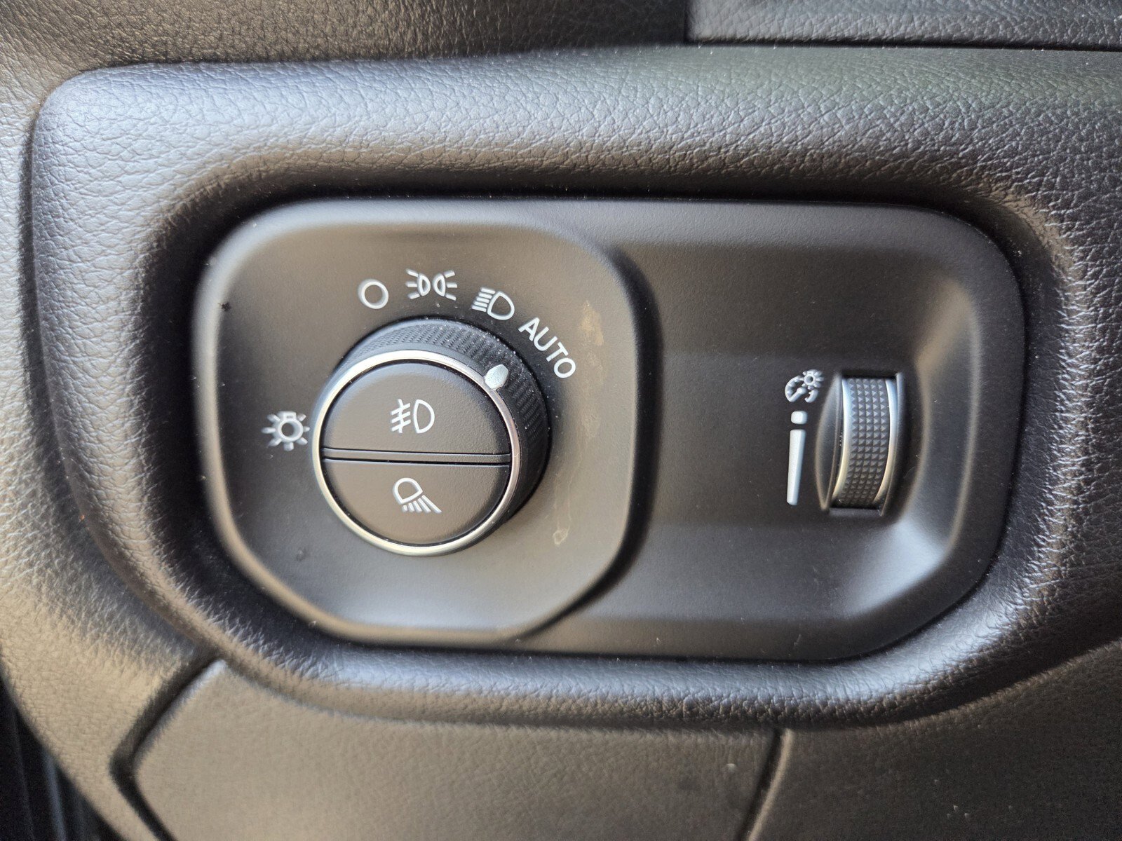 Used 2024 RAM 3500 Big Horn image 21