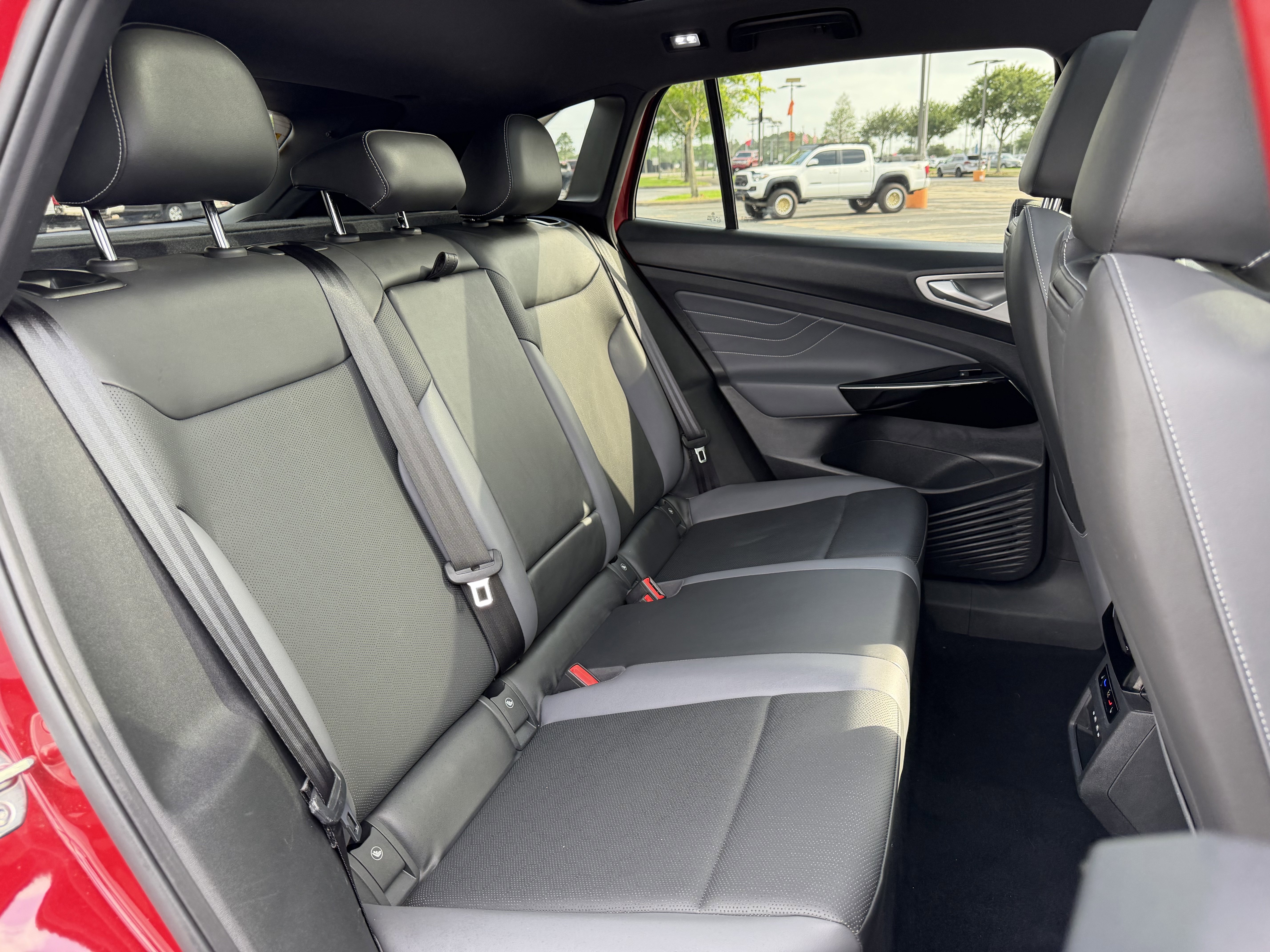Used 2023 Volkswagen ID.4 Pro S Plus RWD image 29