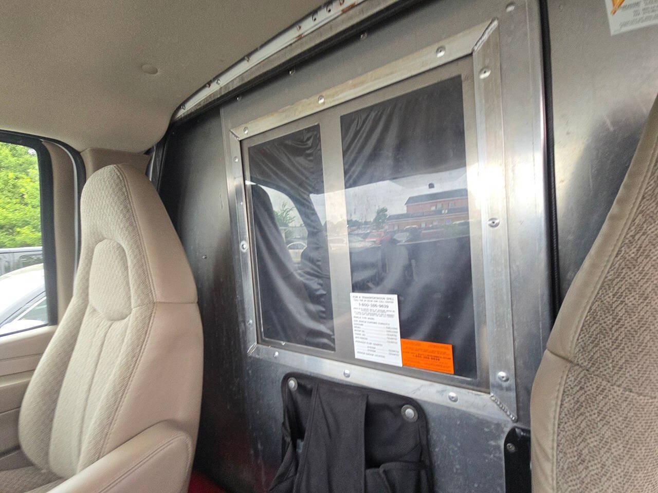 Used 2009 Chevrolet Express 3500 RWD image 39
