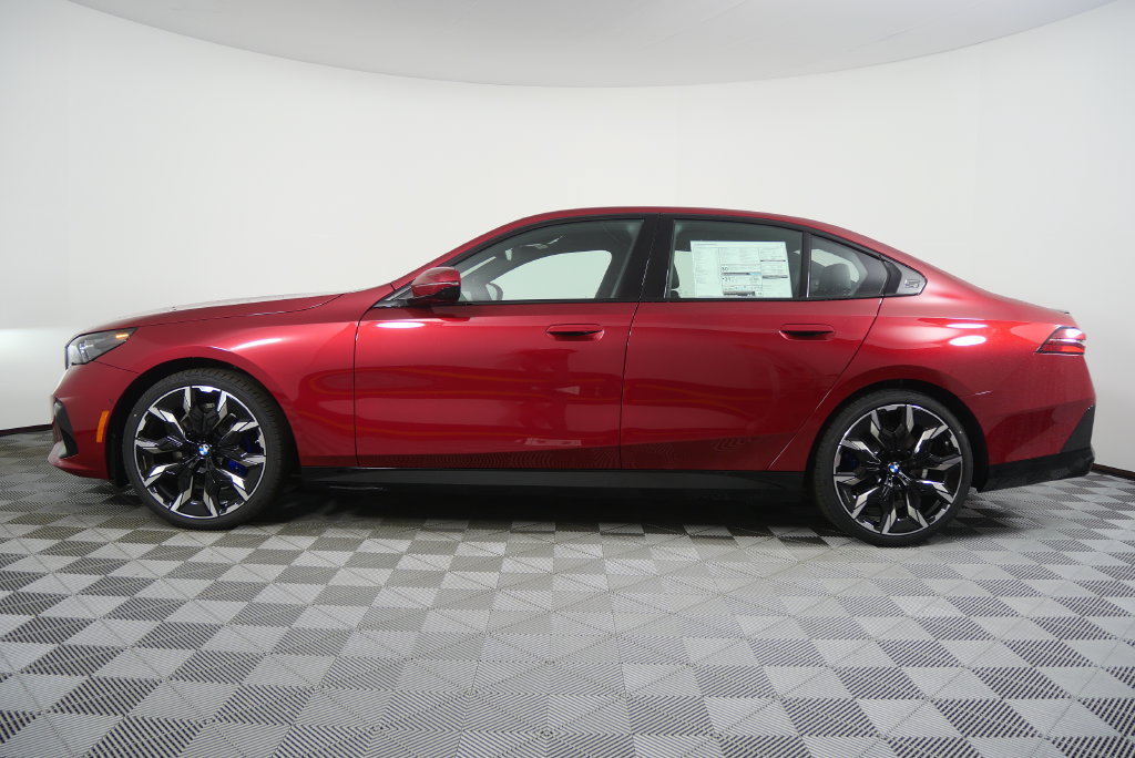 Used 2026 BMW 530i w/ M Sport Package RWD image 3