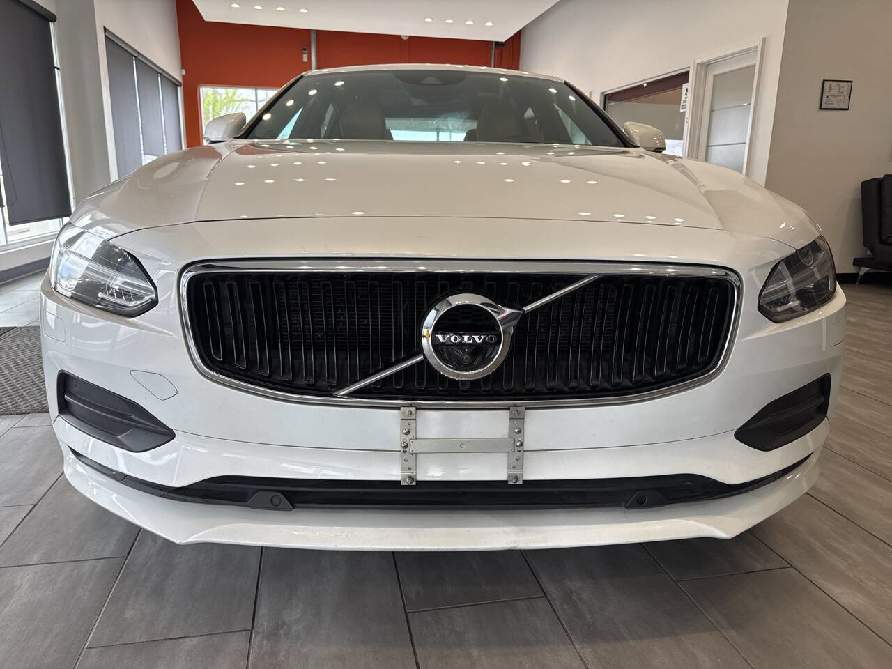 Used 2018 Volvo S90 T5 Momentum w/ Convenience Package AWD/4WD image 3