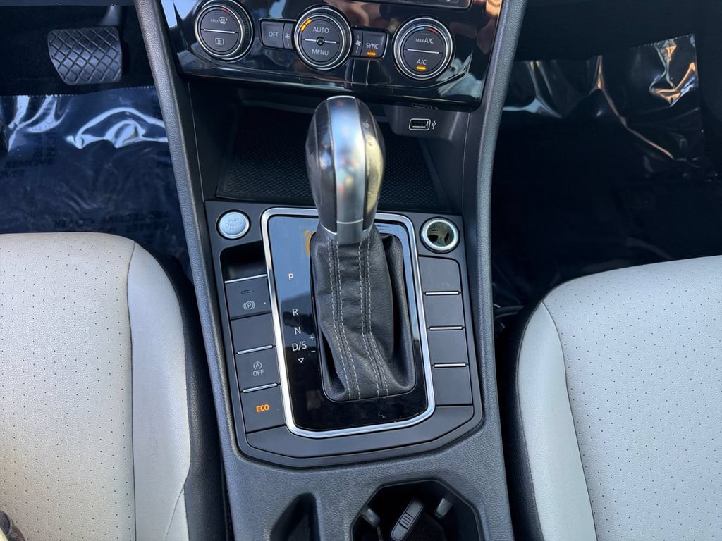 Used 2019 Volkswagen Jetta R-Line FWD image 14