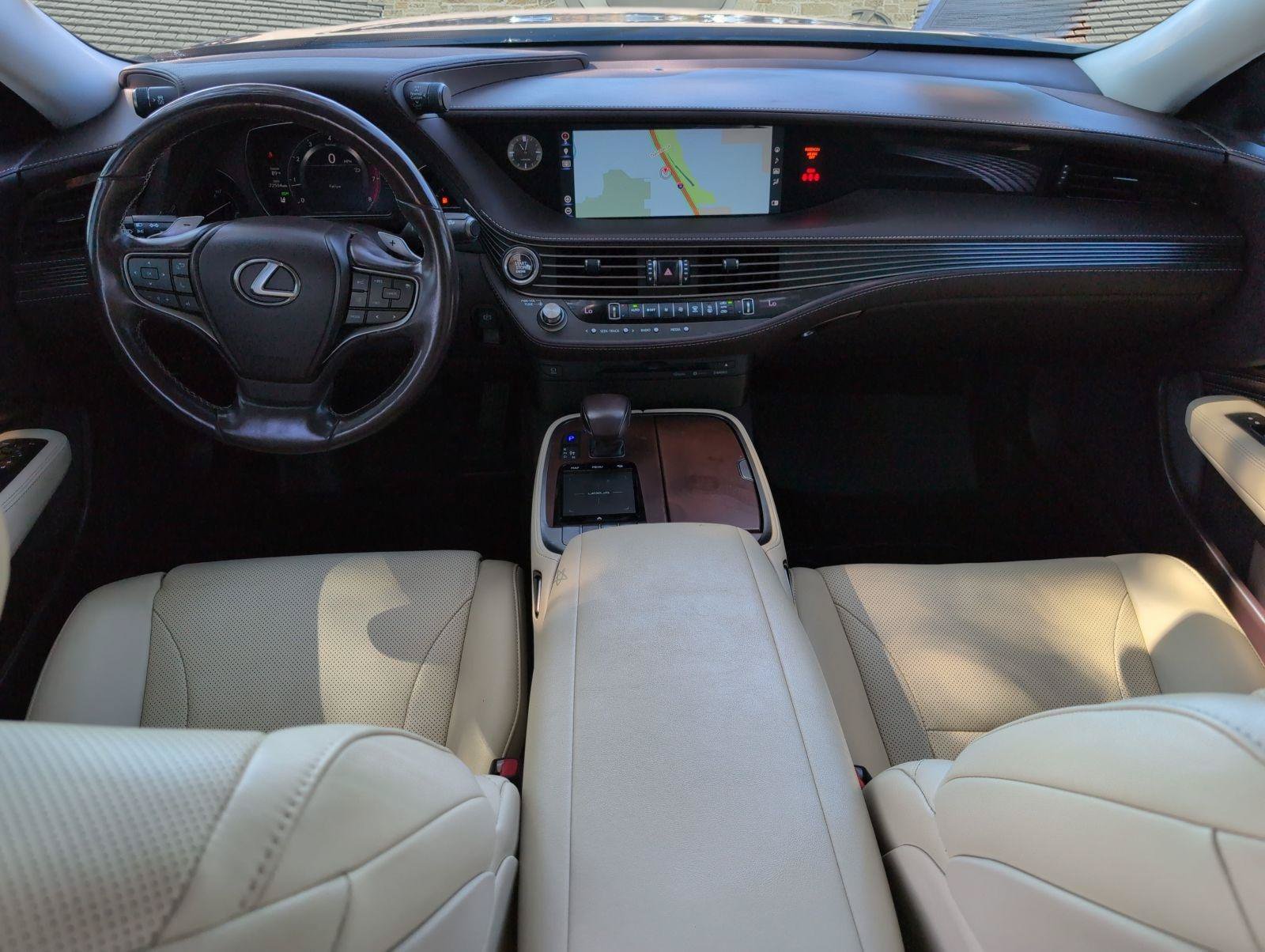 Certified 2020 Lexus LS 500 w/ Accessory Package (Z2) RWD image 16