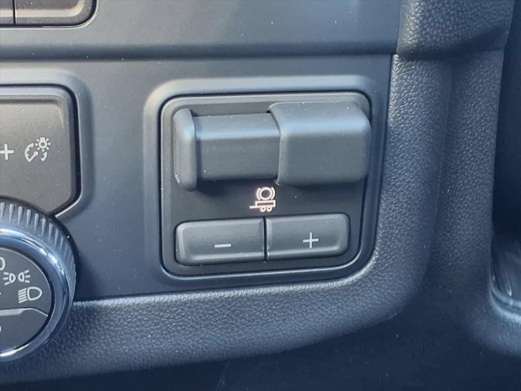 New 2026 Chevrolet Suburban High Country AWD/4WD image 15