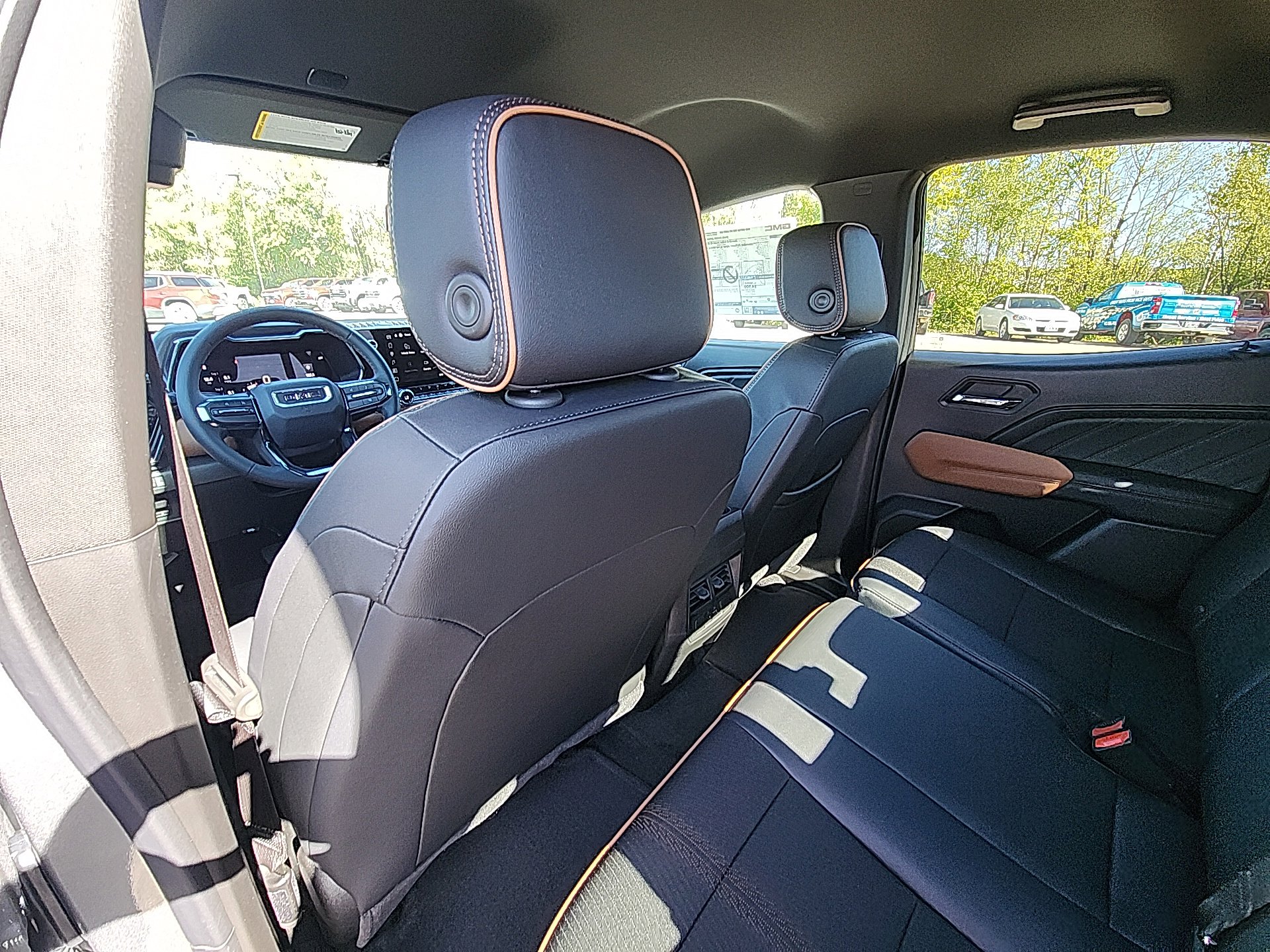 New 2026 GMC Canyon AT4 image 28