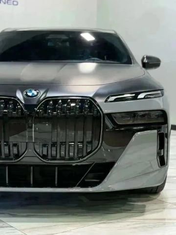 Used 2025 BMW 760i xDrive w/ Executive Package image 45