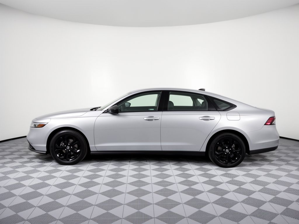 Used 2025 Honda Accord SE image 2