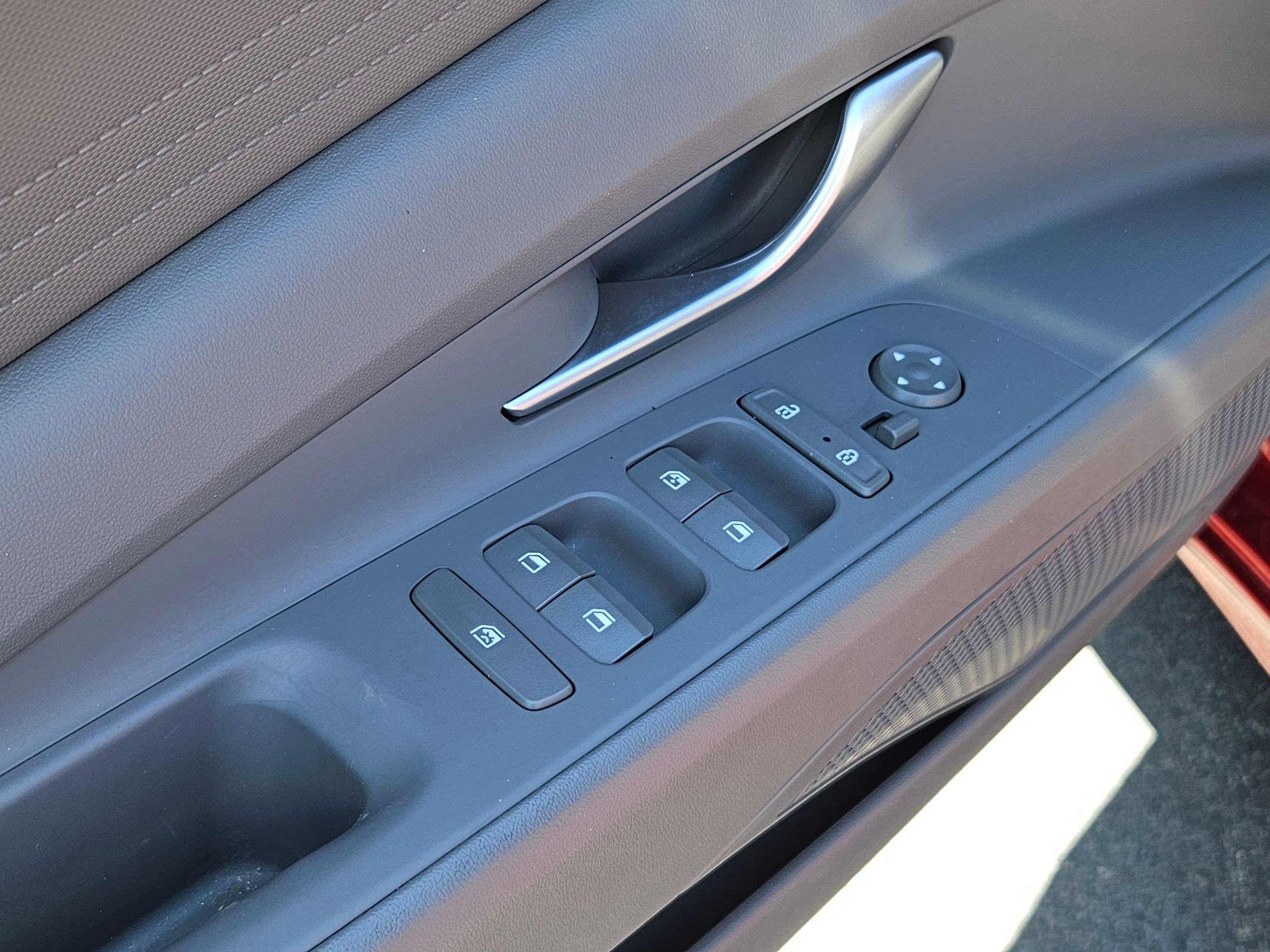 Used 2023 Hyundai Elantra SEL image 12