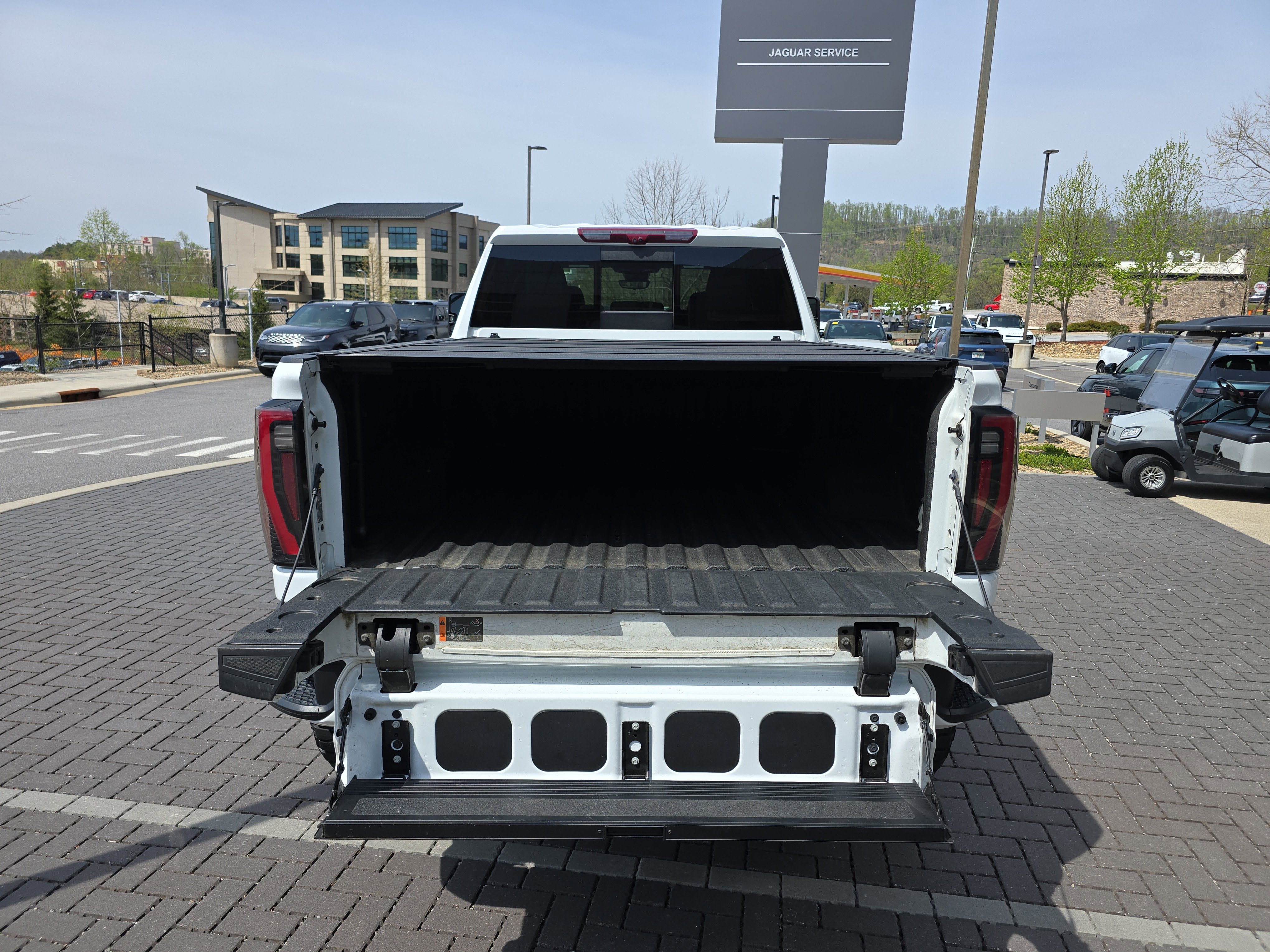 Used 2024 GMC Sierra 2500 AT4 w/ AT4 Premium Plus Package image 6