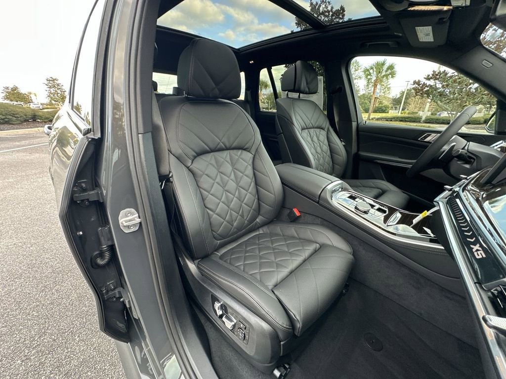 New 2026 BMW X5 xDrive40i w/ M Sport Package image 29