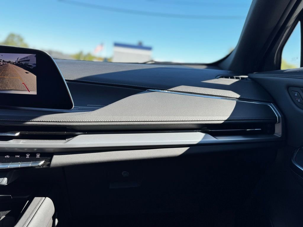 Used 2025 Cadillac XT4 Premium Luxury image 22