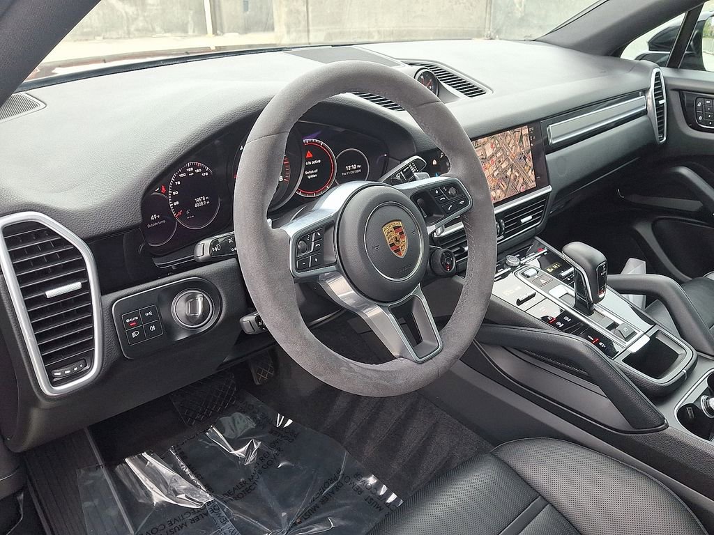 Used 2023 Porsche Cayenne Coupe image 4