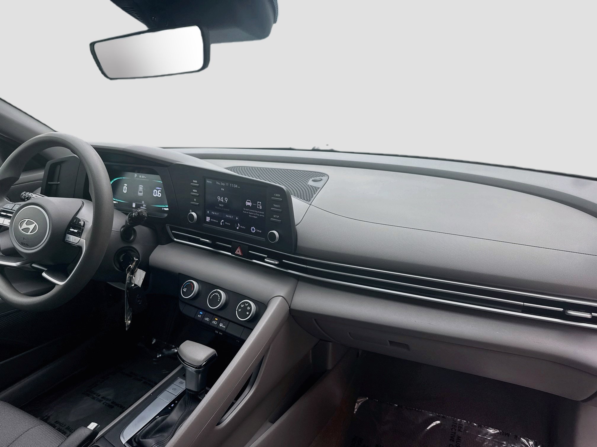 Used 2024 Hyundai Elantra SE FWD image 31