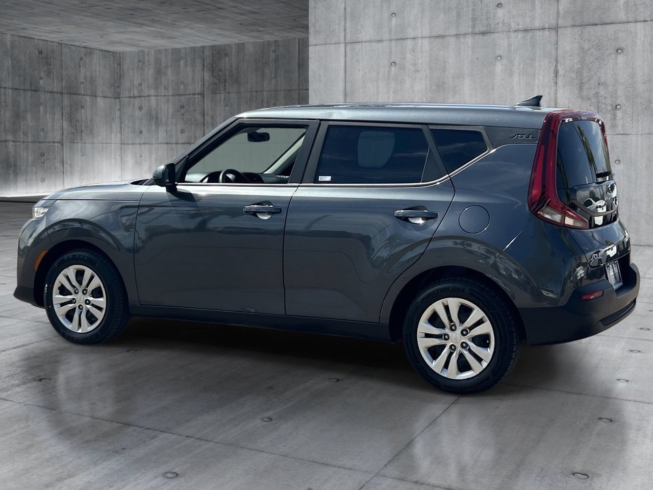 Used 2022 Kia Soul LX FWD image 3