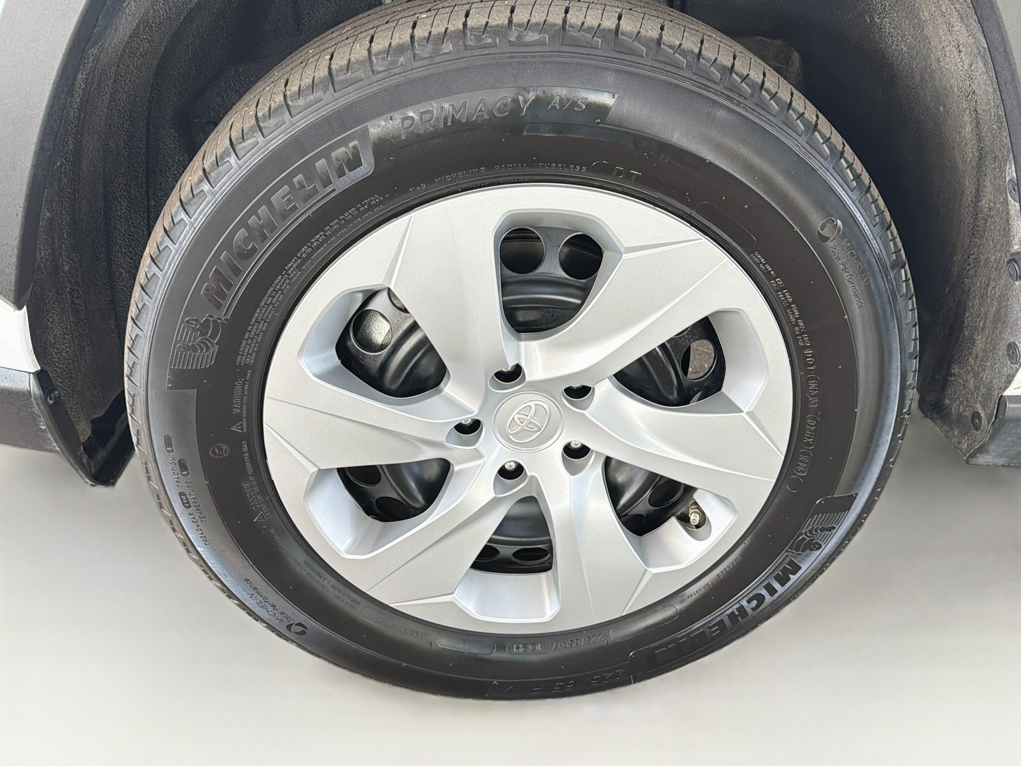 Used 2025 Toyota RAV4 LE AWD/4WD image 11