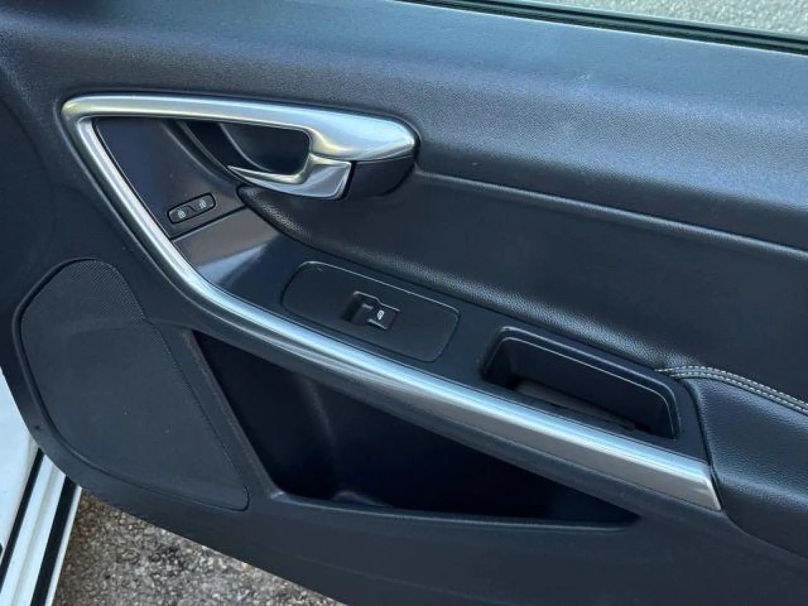 Used 2017 Volvo S60 T5 Dynamic FWD image 20