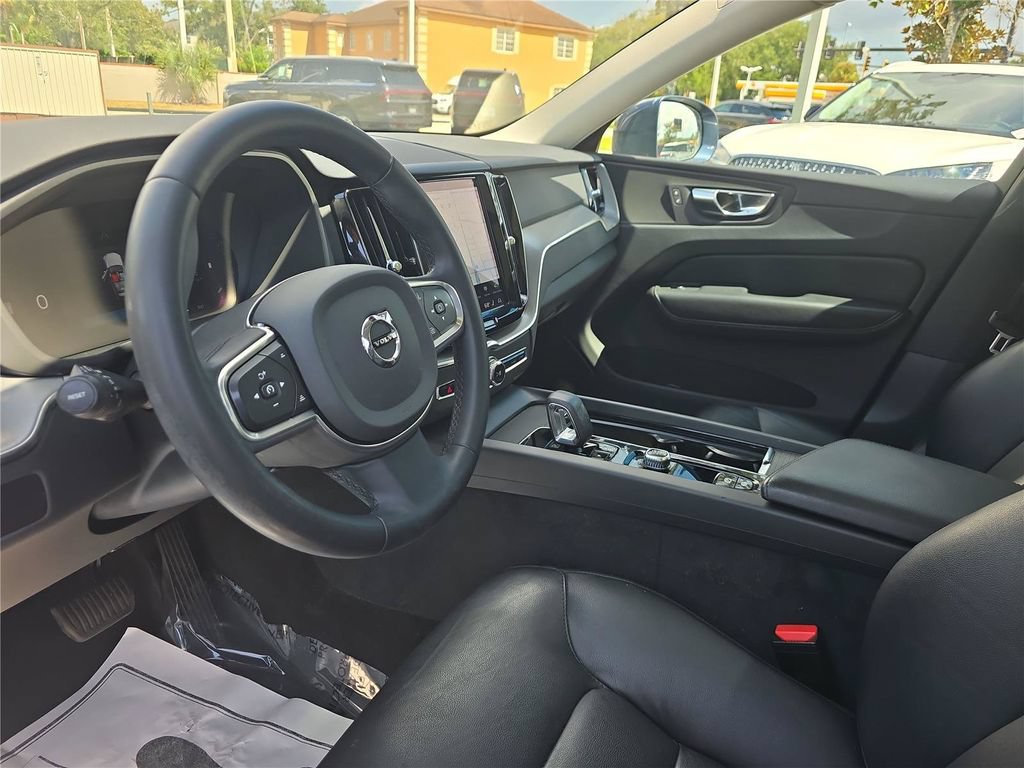 Used 2023 Volvo XC60 B5 Core w/ Climate Package FWD image 15