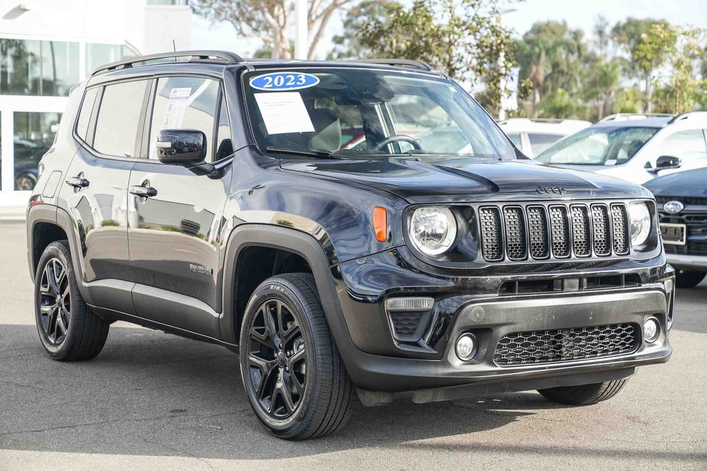 Used 2023 Jeep Renegade Altitude image 3
