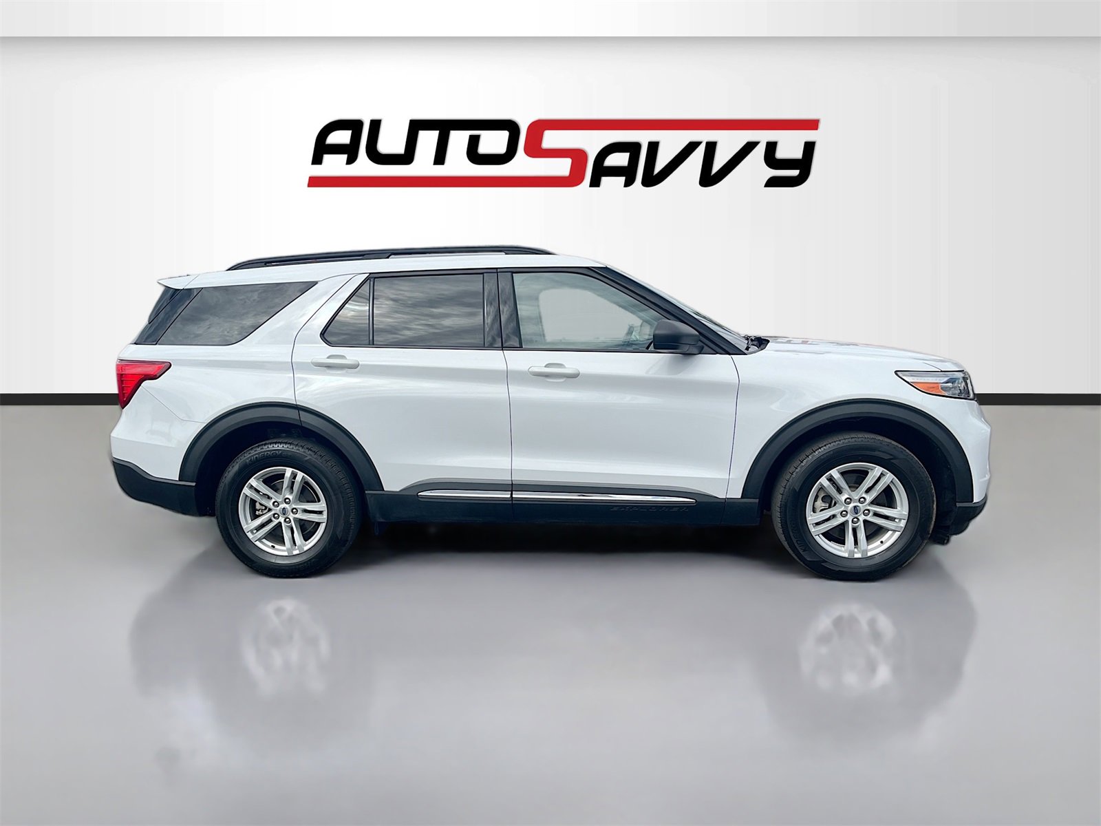 Used 2021 Ford Explorer XLT w/ Equipment Group 202A image 8