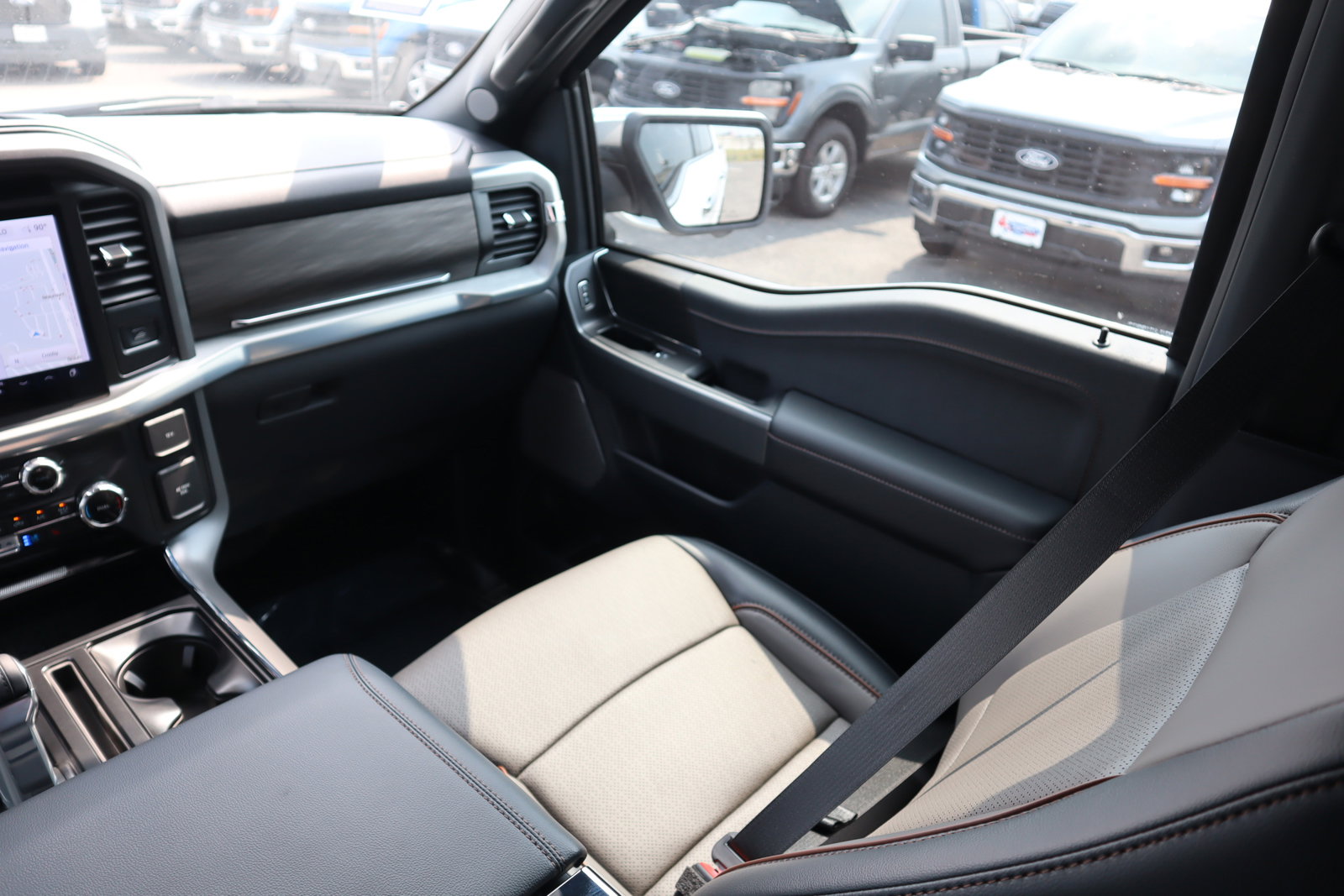 New 2025 Ford F150 Lariat w/ Equipment Group 502A High image 35