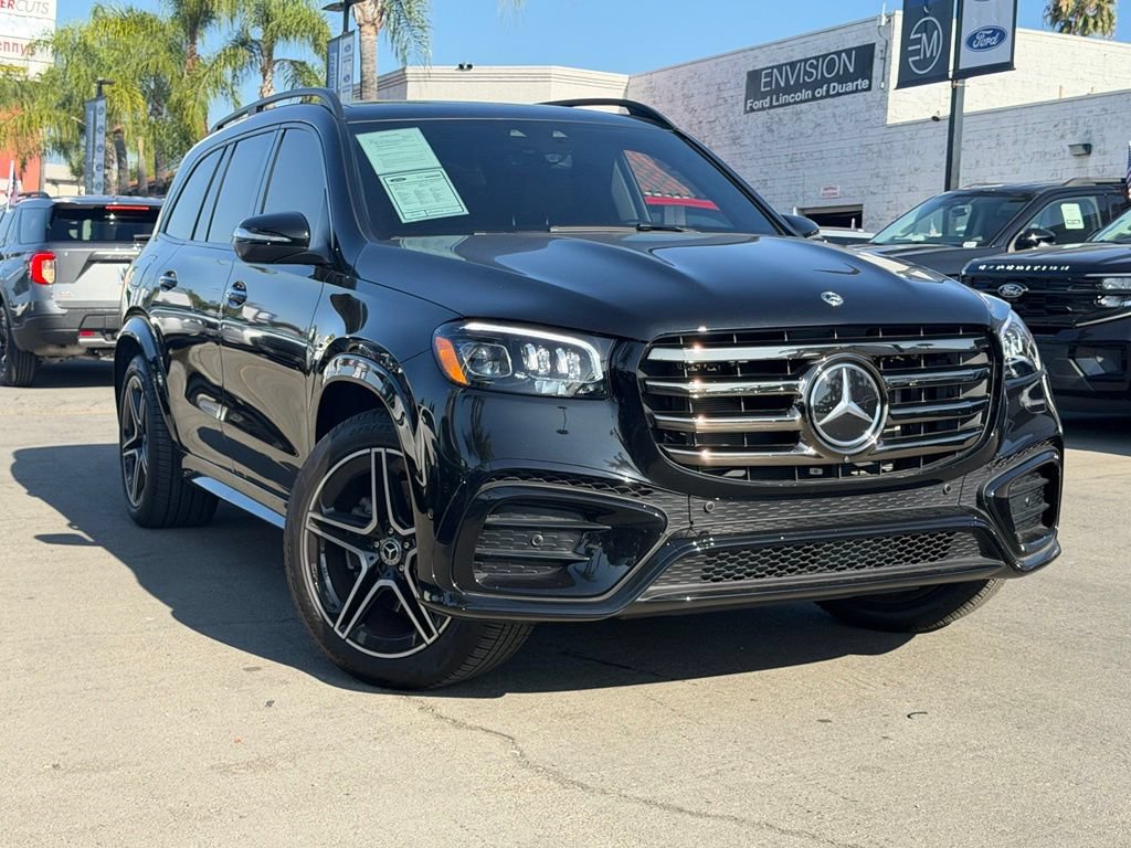 Used 2025 Mercedes-Benz GLS 450 4MATIC image 3
