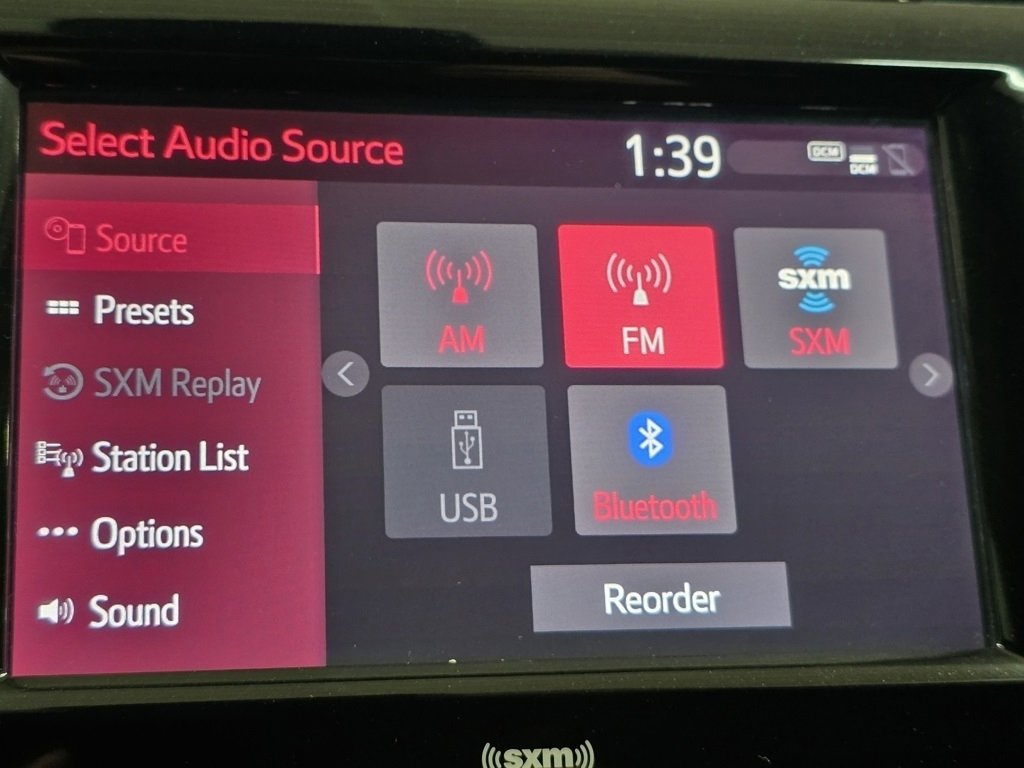 Used 2020 Toyota Camry SE image 4