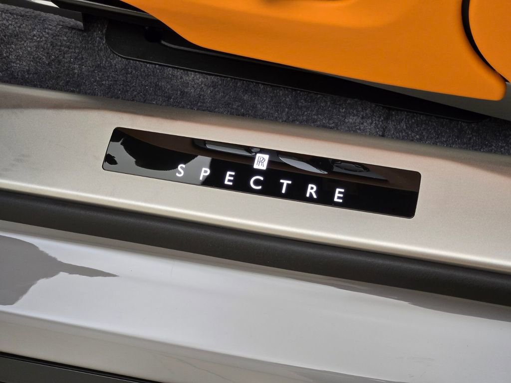 New 2025 Rolls-Royce Spectre w/ Spectre Launch Package image 31