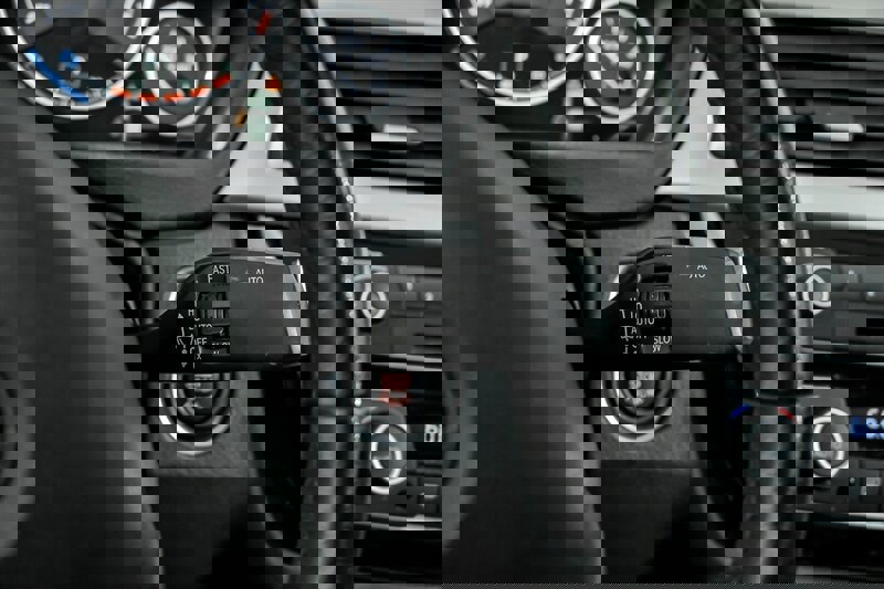 Used 2018 BMW 320i xDrive Sedan image 26