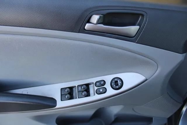Used 2017 Hyundai Accent SE FWD image 8