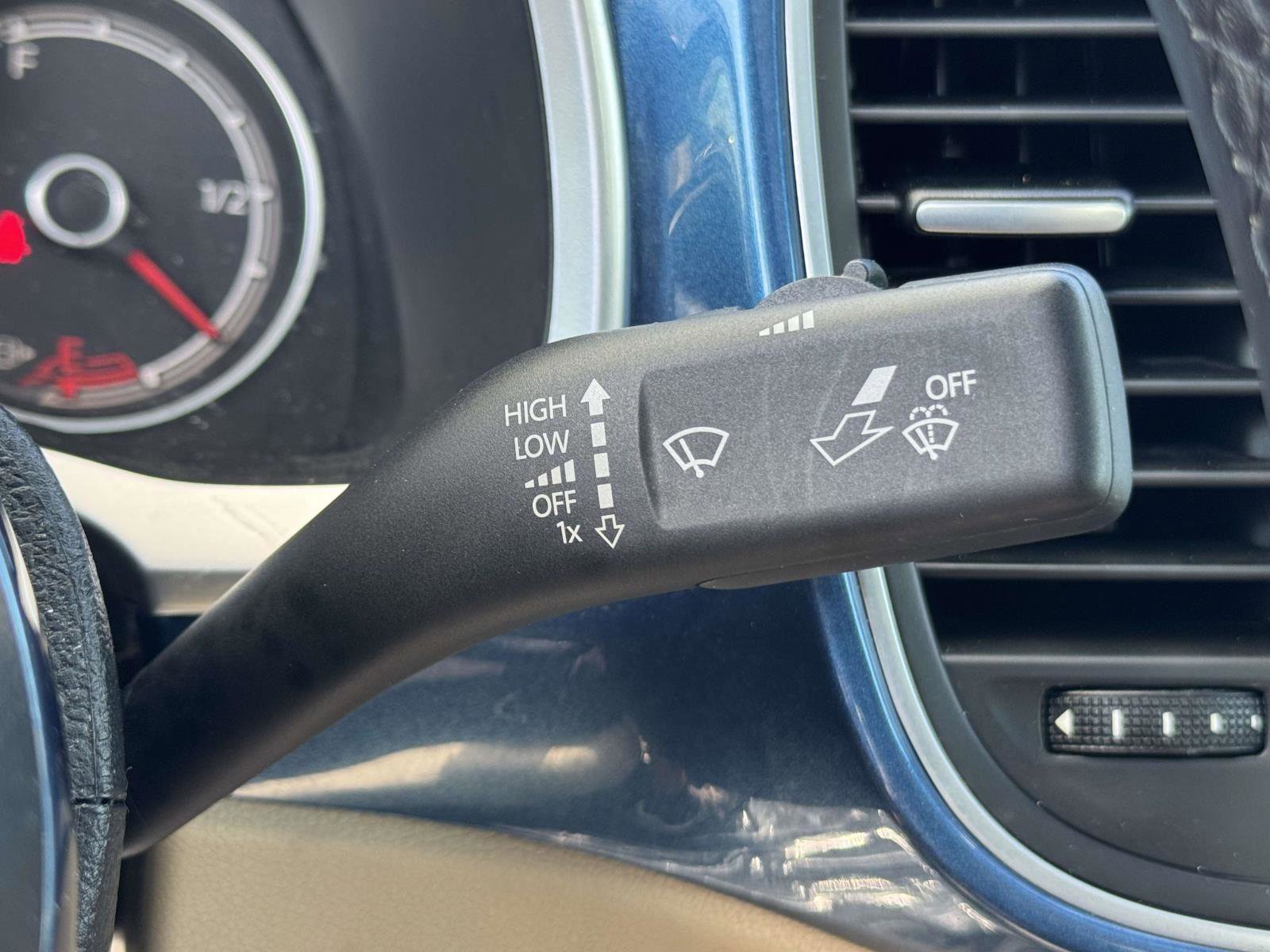 Used 2018 Volkswagen Beetle 2.0T SE w/ SE Premium Package FWD image 25