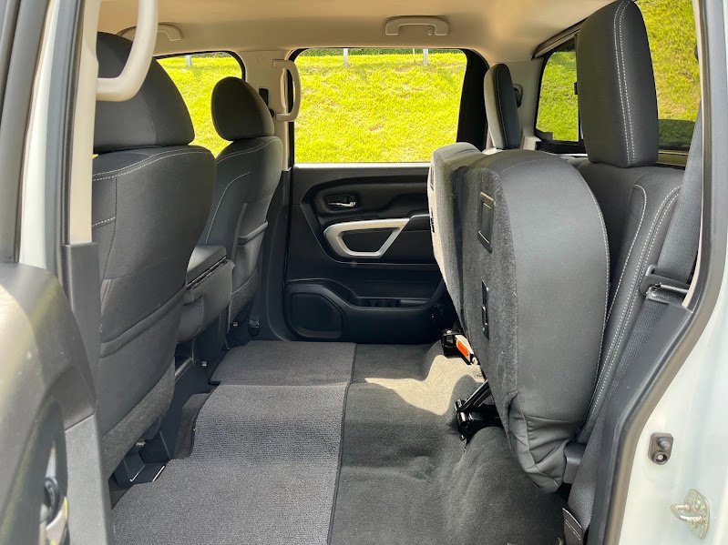 Used 2019 Nissan Titan SV image 40
