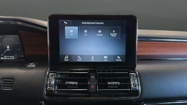 Used 2018 Lincoln Navigator Select AWD/4WD image 15