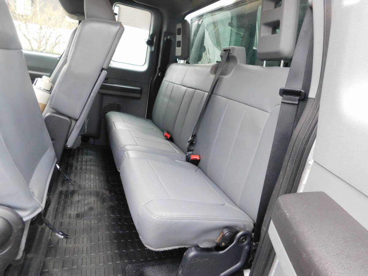 Used 2016 Ford F250 XL w/ XL Appearance Package AWD/4WD image 5