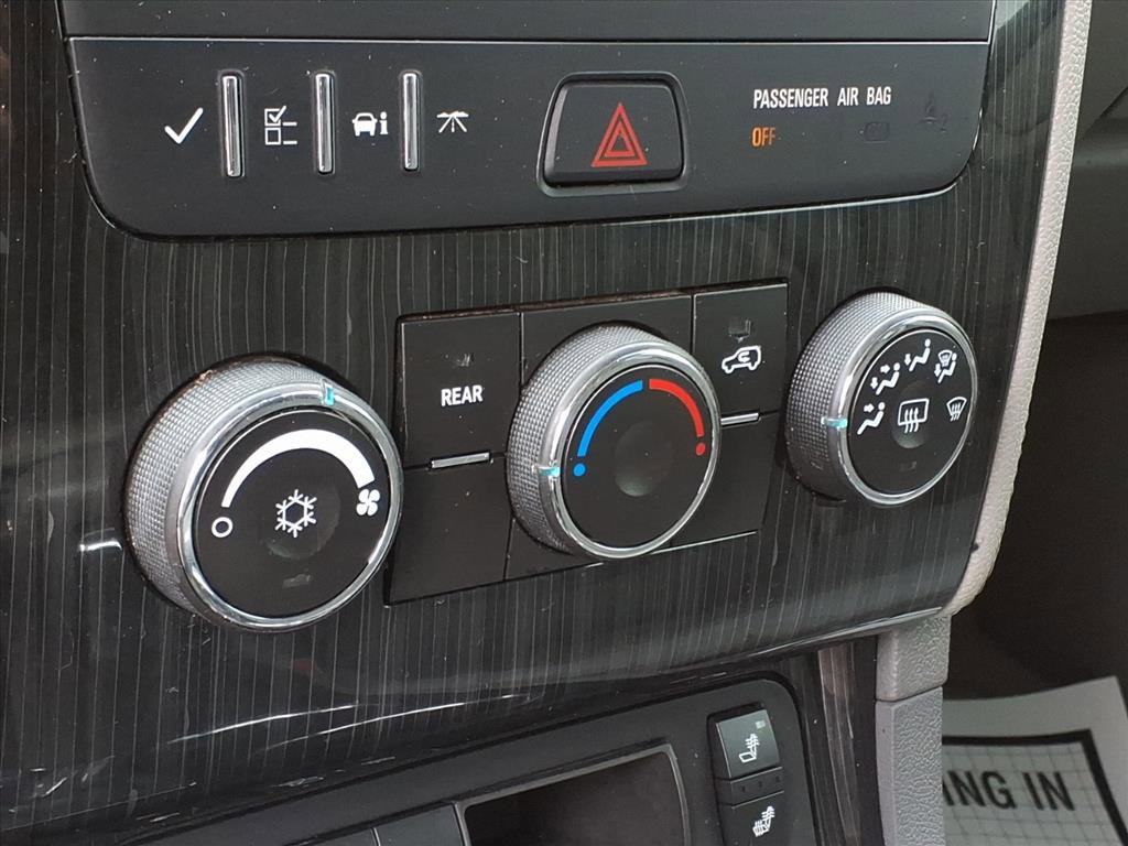 Used 2015 Chevrolet Traverse LT w/ Style and Technology Package FWD image 12