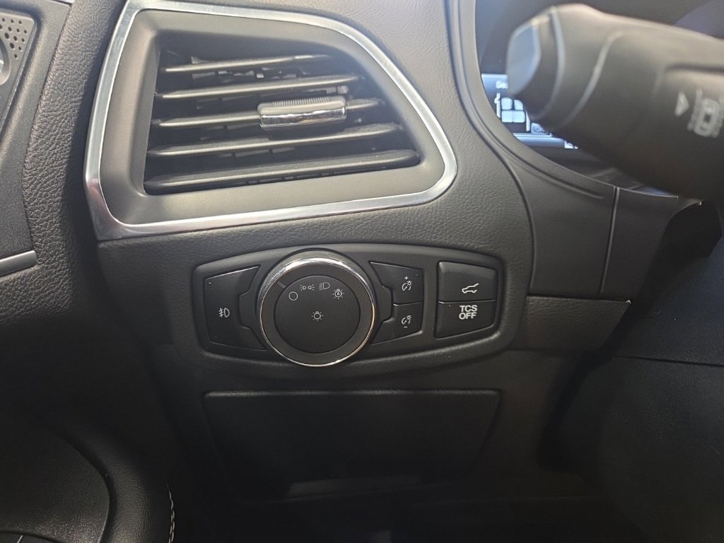 Used 2024 Ford Edge Titanium image 24