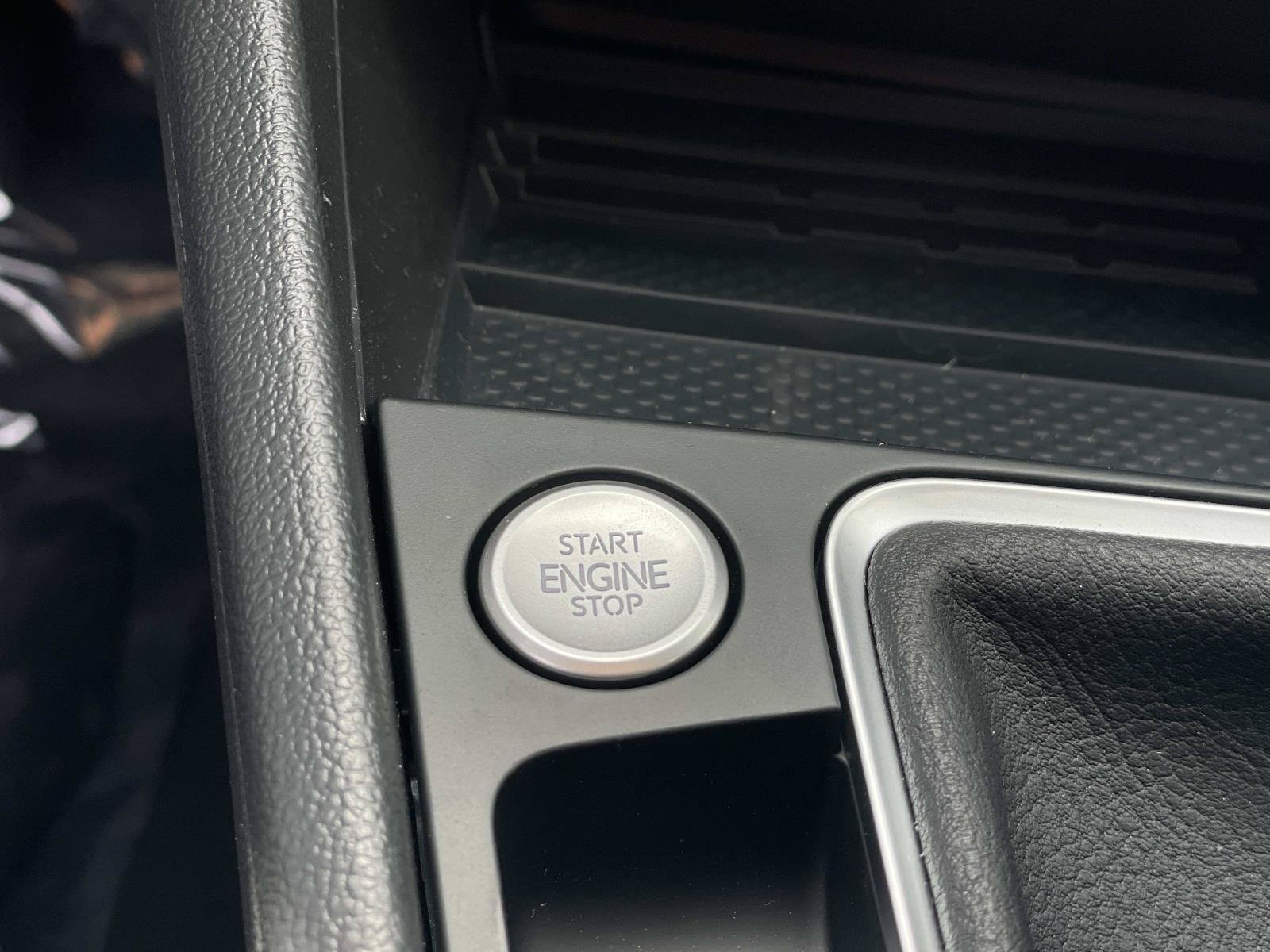 New 2026 Volkswagen Jetta SEL FWD image 17