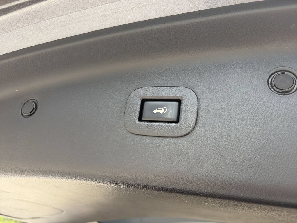 Used 2020 Nissan Armada SL w/ Premium Package RWD image 35