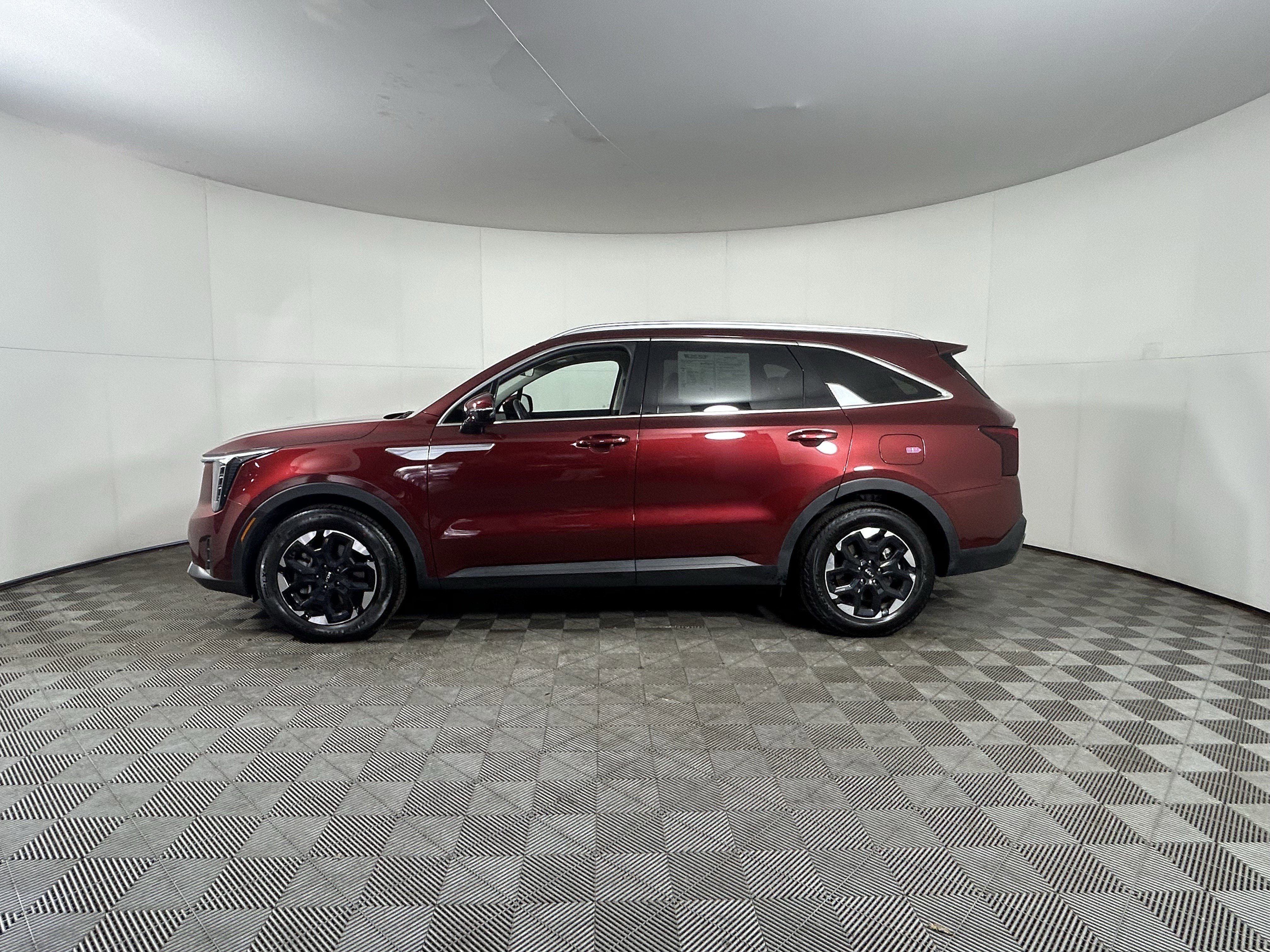 Used 2025 Kia Sorento S w/ Panoramic Sunroof Package image 13