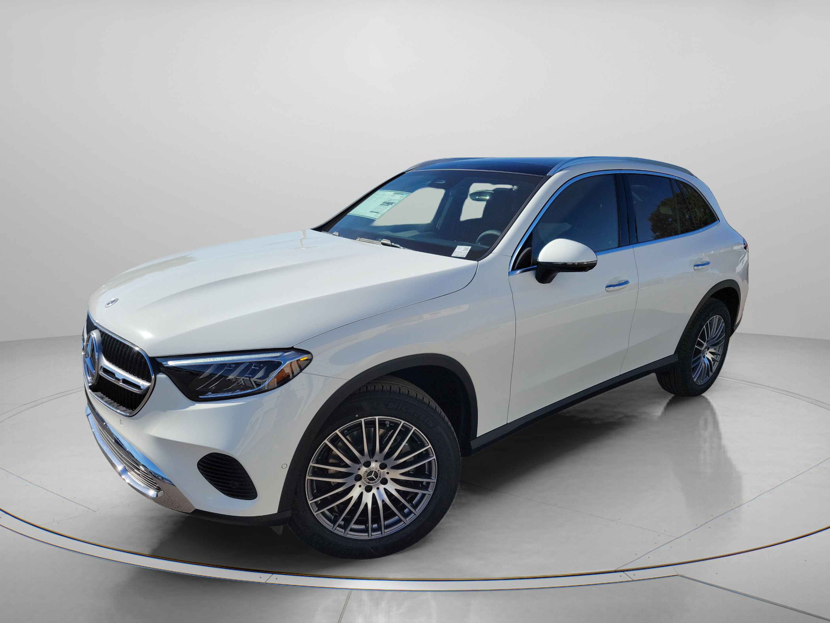 Certified 2026 Mercedes-Benz GLC 300 image 2