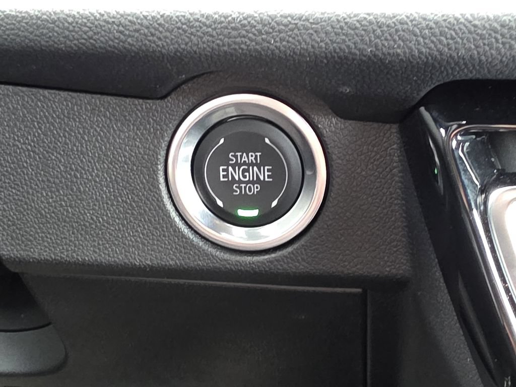 Used 2026 Chevrolet Traverse LT AWD/4WD image 36