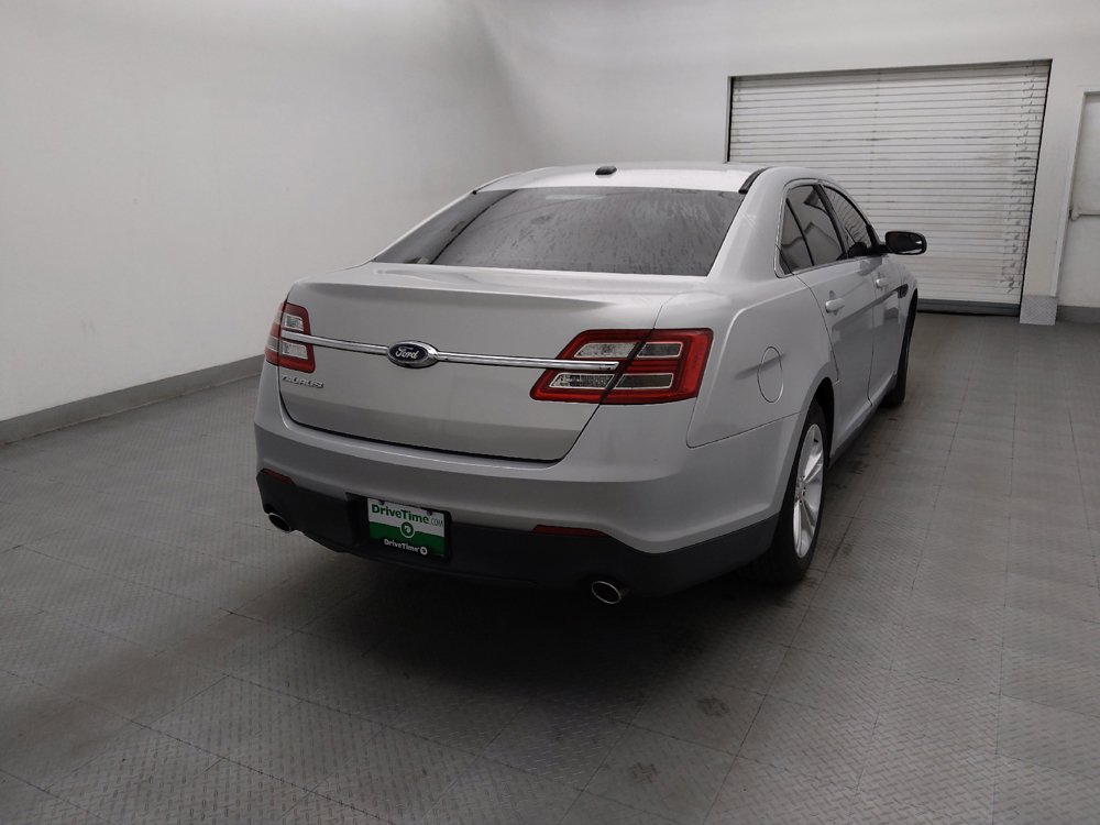 Used 2015 Ford Taurus SE FWD image 7