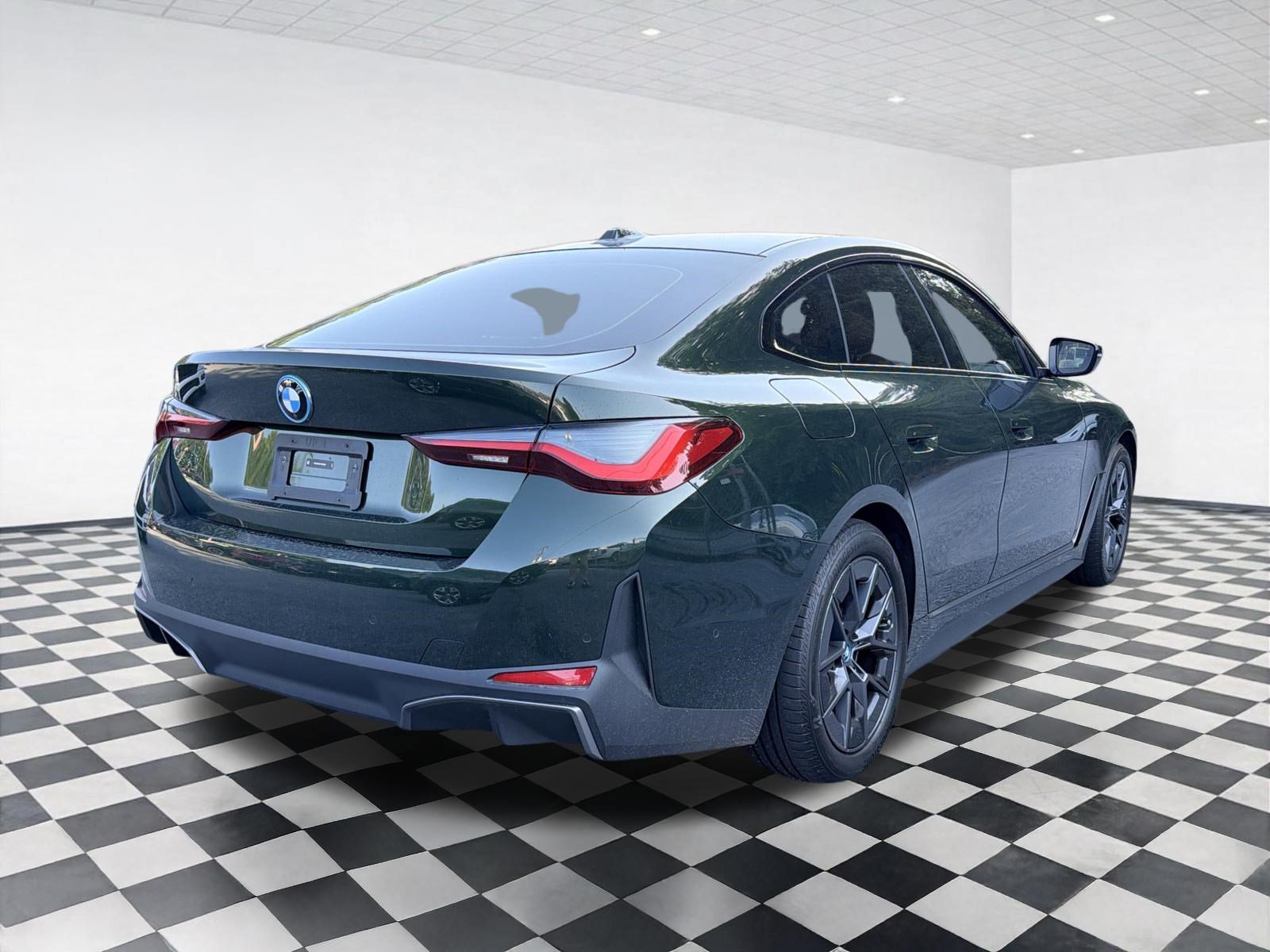 Used 2023 BMW i4 eDrive35 w/ Premium Package RWD image 4