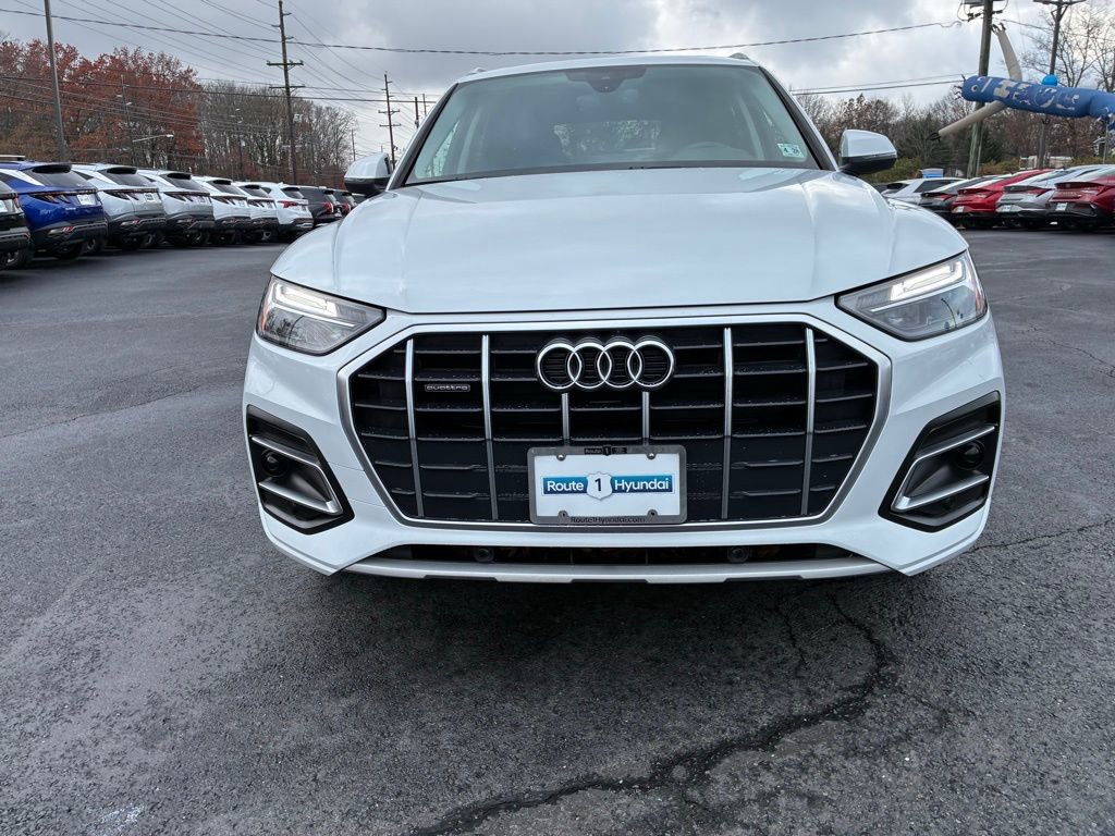 Used 2023 Audi Q5 2.0T Premium w/ Convenience Package image 2