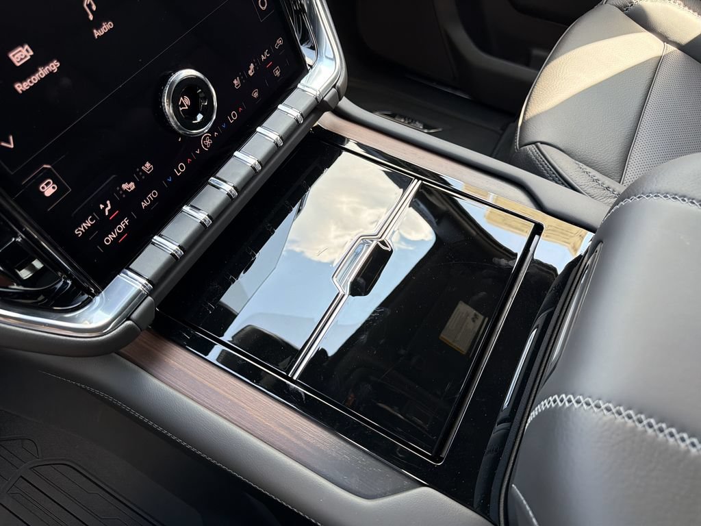 New 2026 GMC Yukon Denali w/ LPO, Floor Liner Package RWD image 7