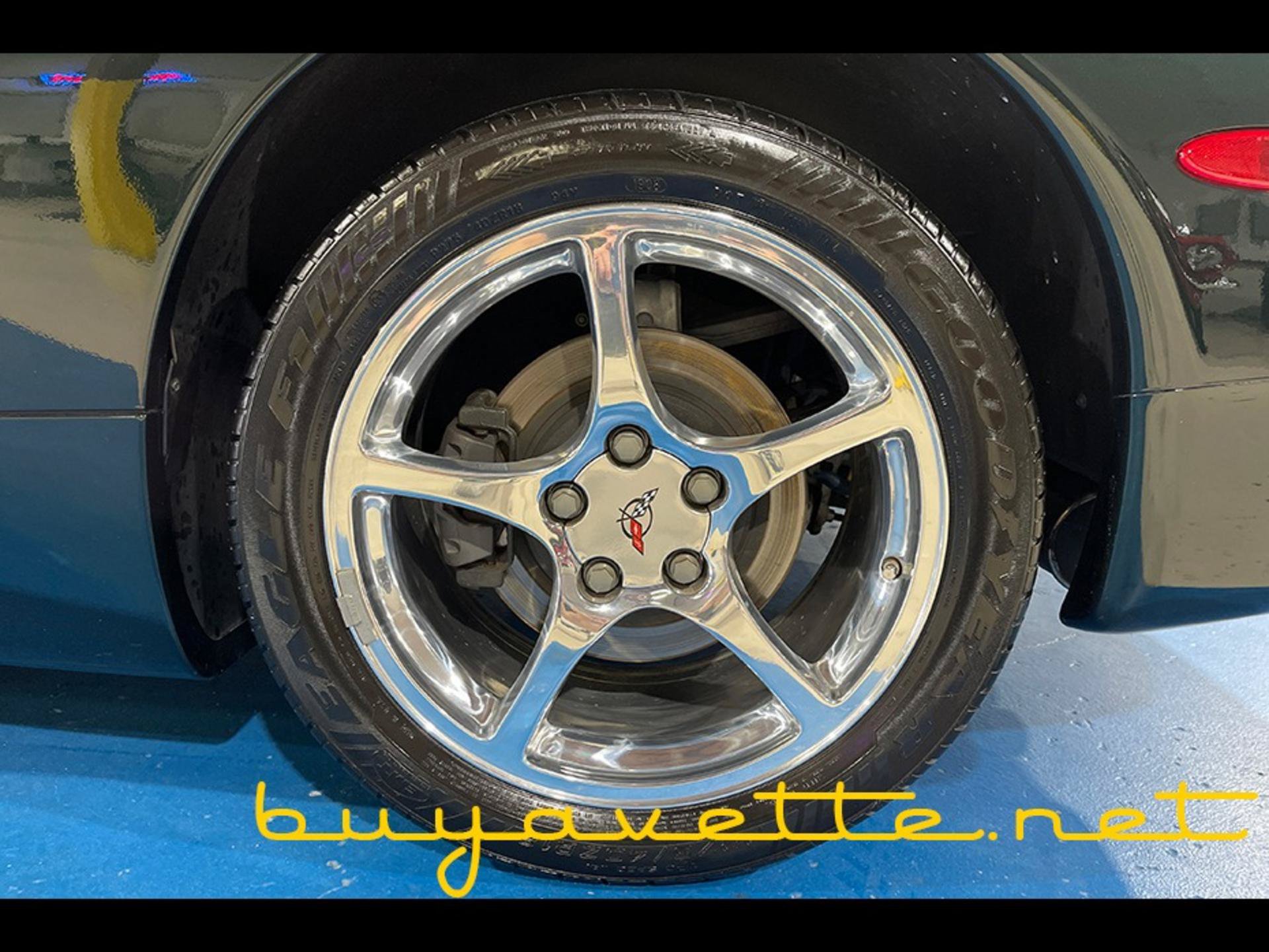 Used 2001 Chevrolet Corvette Convertible w/ Preferred Equipment Group2 RWD image 14