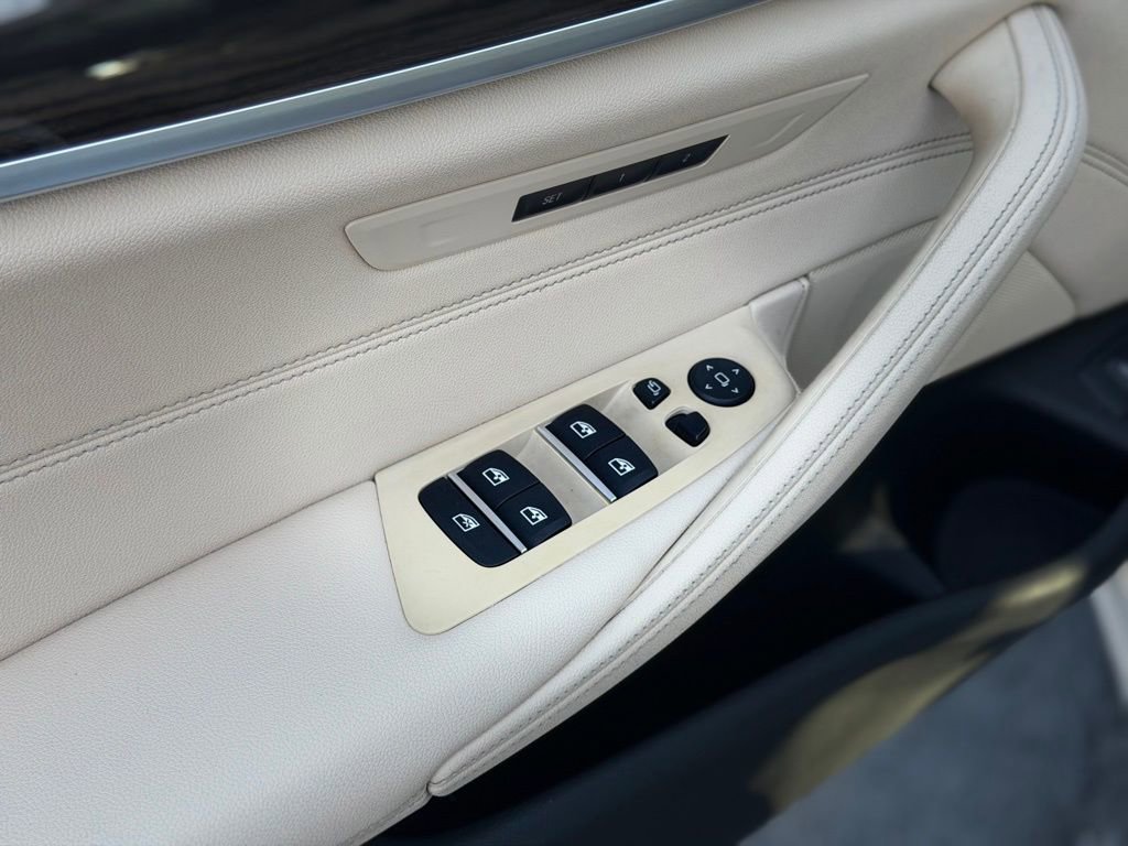 Used 2022 BMW 530i xDrive w/ Convenience Package image 23